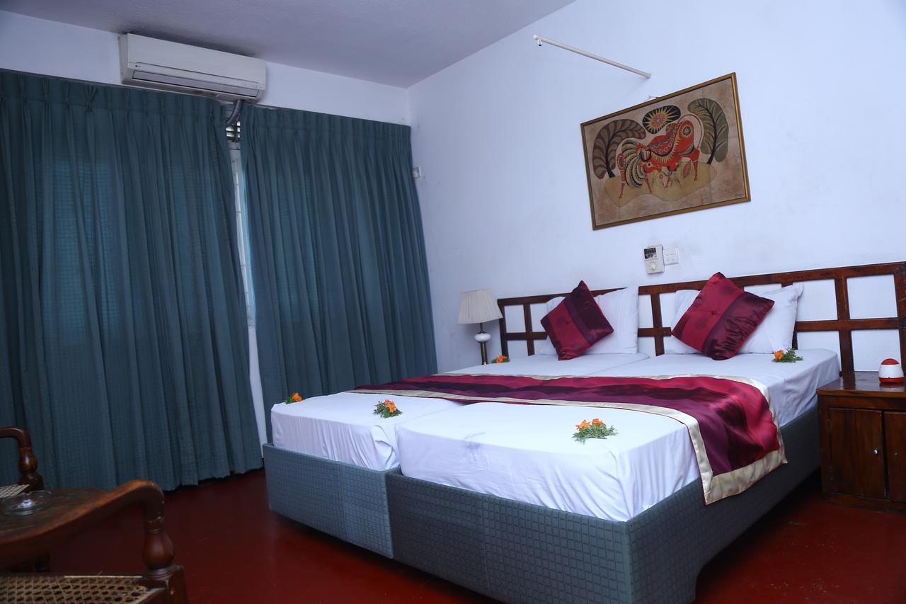 Nilani Hotel راتنابورا المظهر الخارجي الصورة