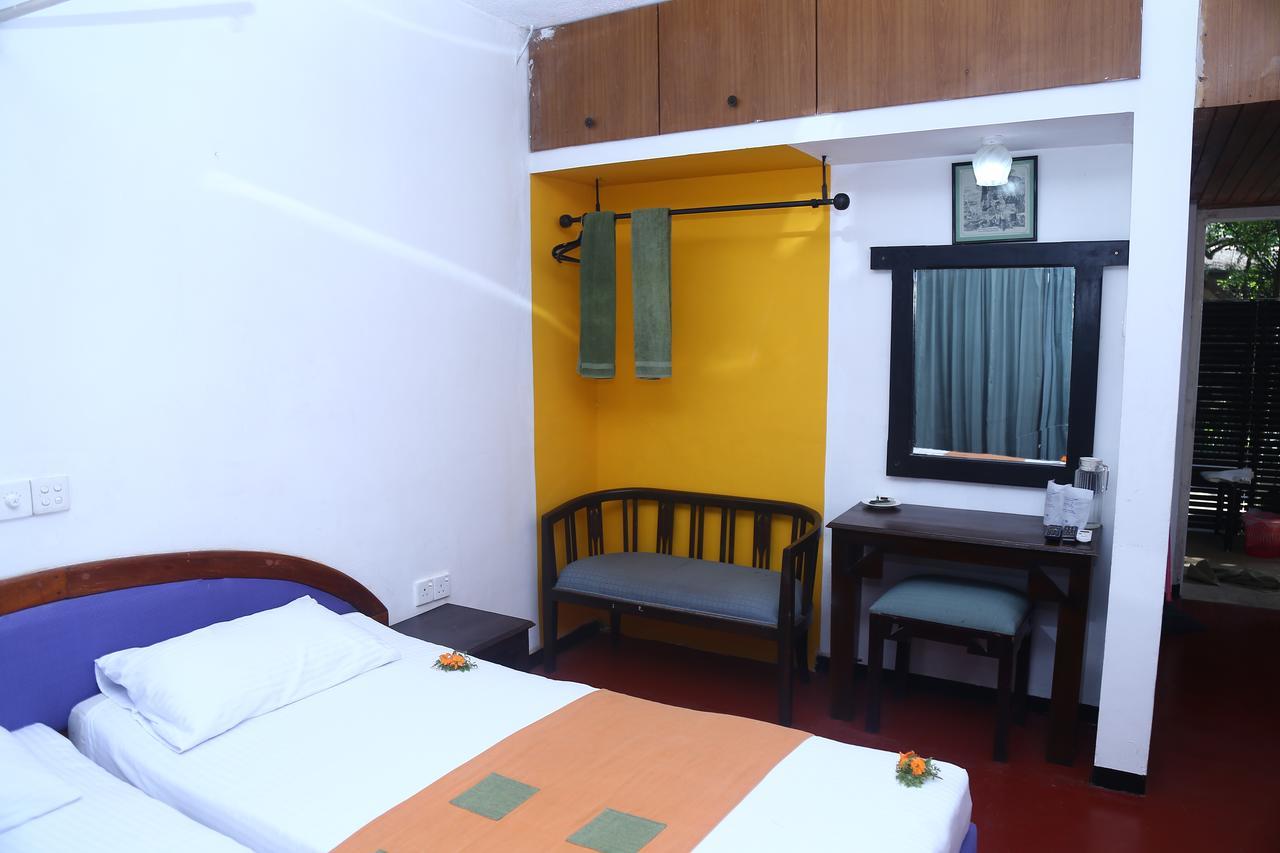 Nilani Hotel راتنابورا المظهر الخارجي الصورة