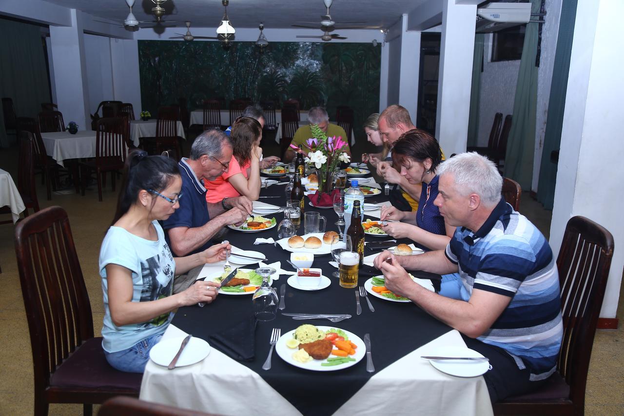 Nilani Hotel راتنابورا المظهر الخارجي الصورة